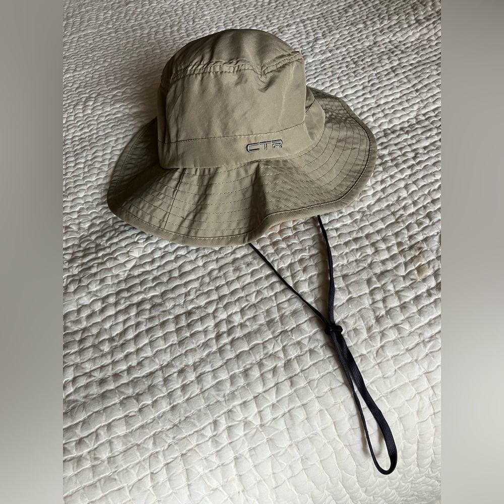 Bucket hat